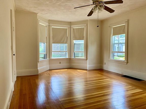 4th image of 15 Nursery St #1