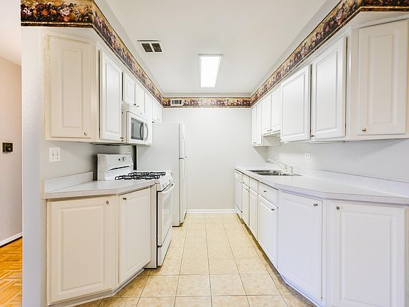 2nd image of 1531 N Windsor Dr APT 310