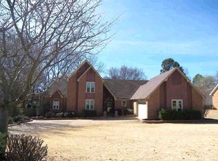 10285 Crooked Creek Rd, Collierville, TN 38017