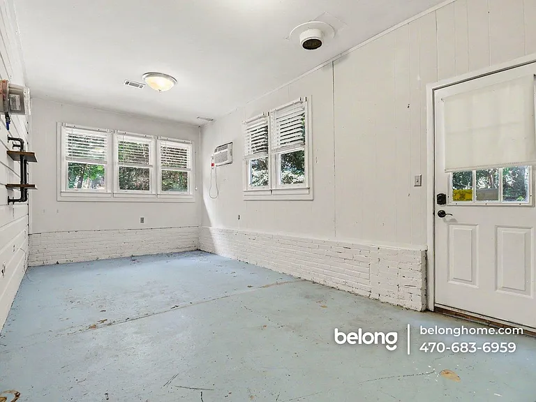 1277 Dunwoody Ln NE — Photo 6