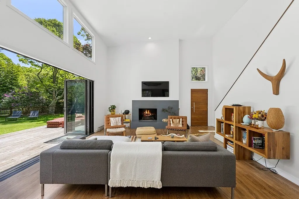 Modern Hamptons Retreat — Photo 4