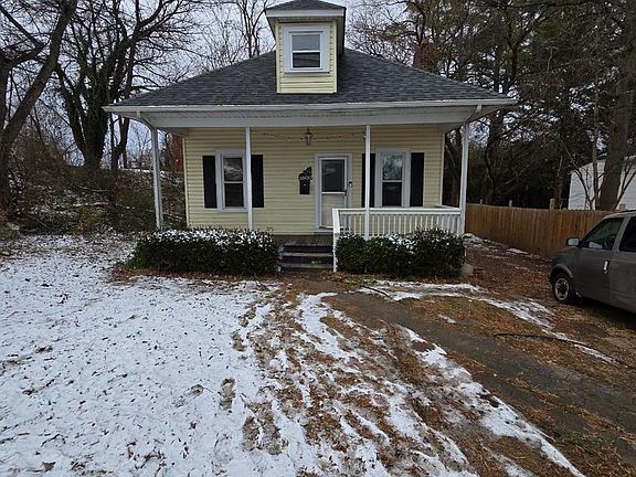 2nd image of 3800 Parkwood St
