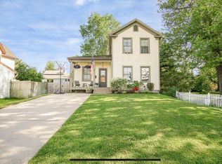 526 Adams Ave, Grand Haven, MI 49417