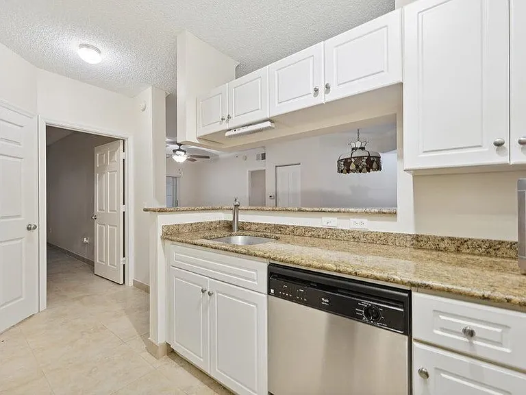 2120 Tuscany Way — Photo 4