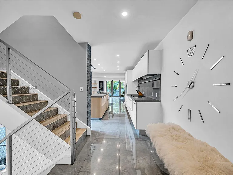 1511 NE 4th Pl #0 — Photo 37