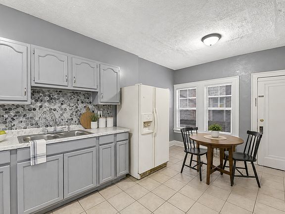 5th image of 10335 Detroit Ave #071432648