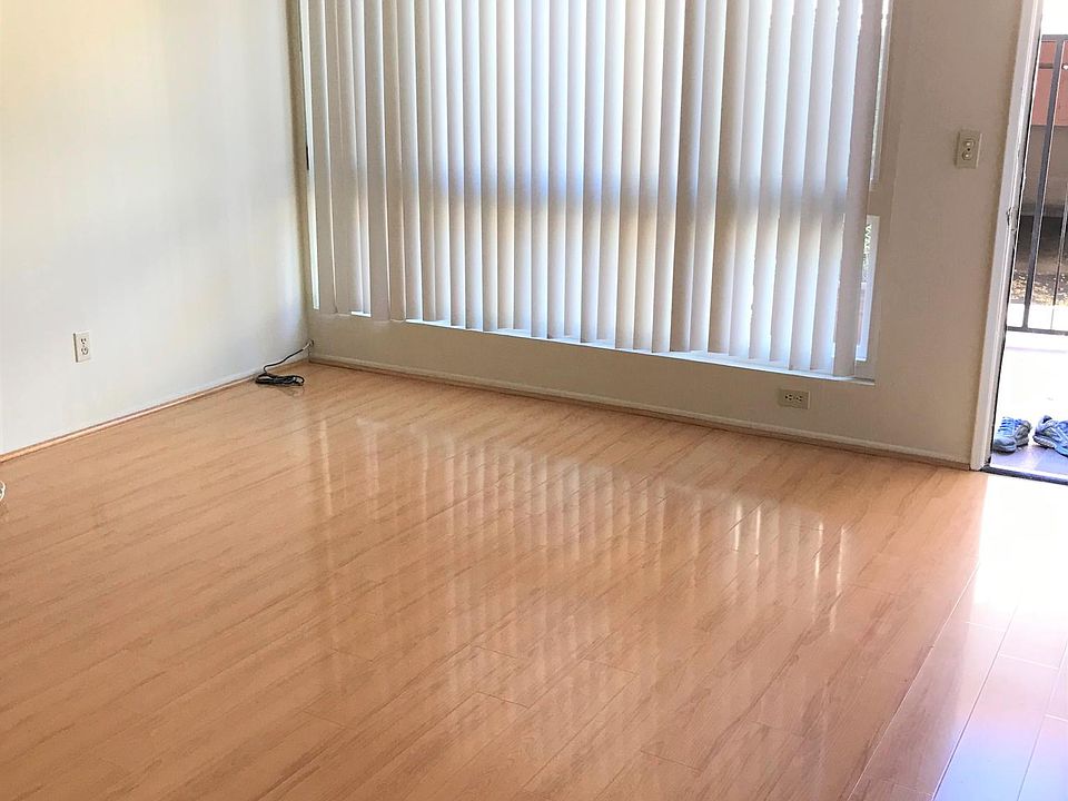 1st image of 1439 E Wilson Ave #106