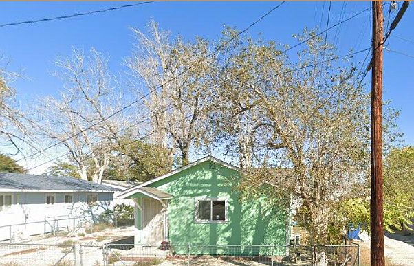 1st image of 723 4th St
