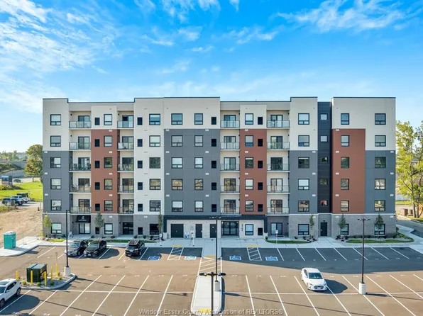 4785 Walker Rd #604, Windsor, ON N9G 0E3