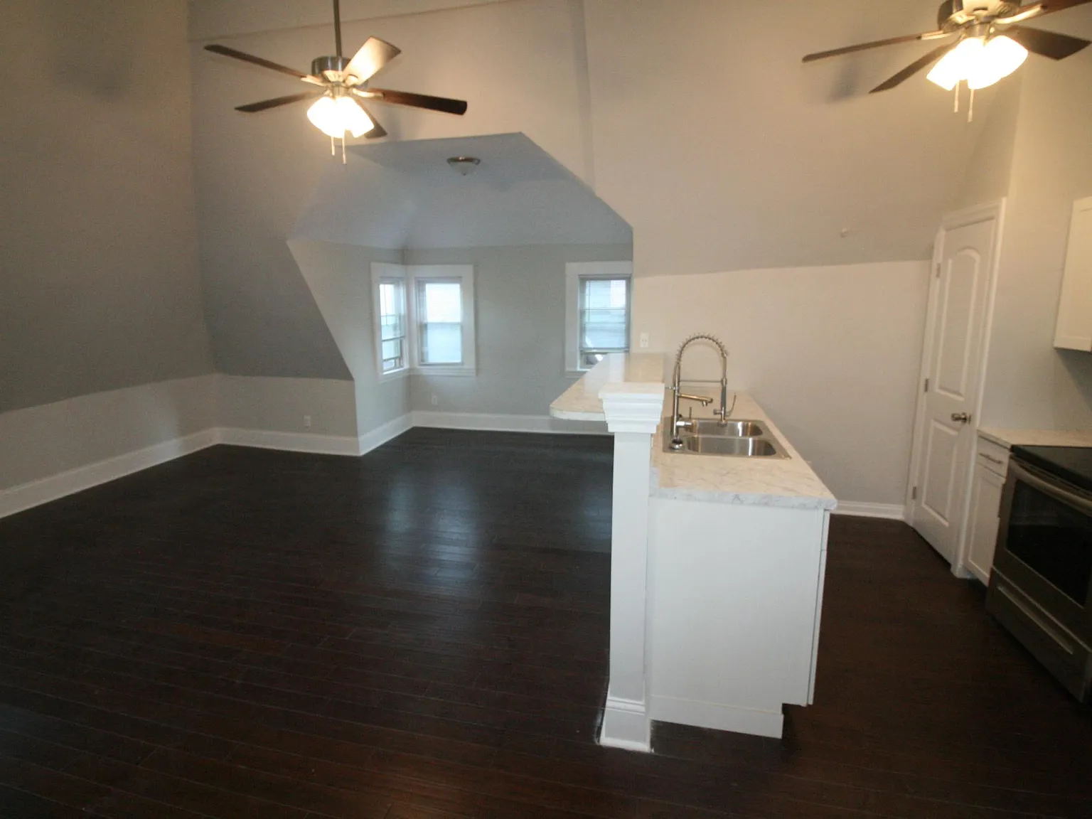 2 bed, 1000 sqft, $1,350 — Photo 4
