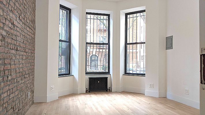 1st image of 39 Saint Pauls Pl #1A