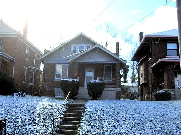 2nd image of 1915 Crane Ave