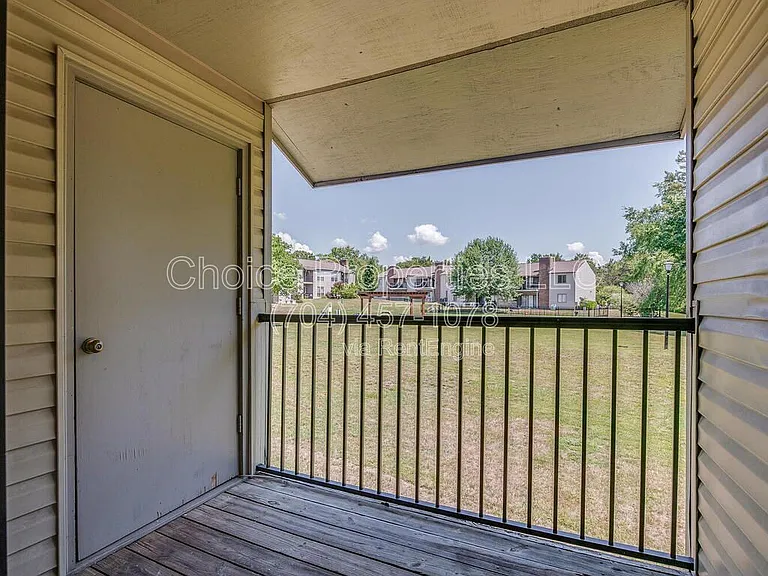 11042 Running Ridge Rd — Photo 15