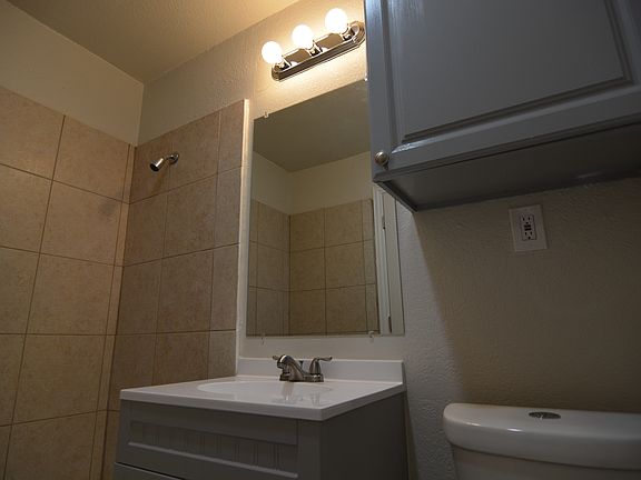 2nd image of 834 House St