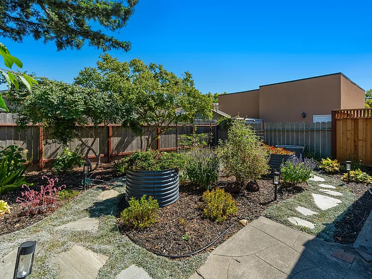 1830 Fuller Way — Photo 30