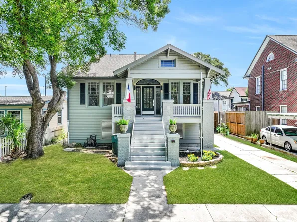 3921 Avenue P 1/2, Galveston, TX 77550