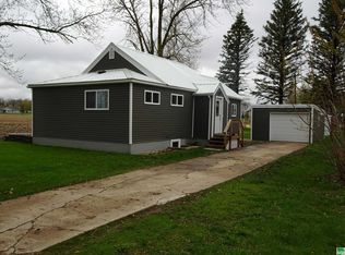 416 W Minnesota Ave, George, IA 51237