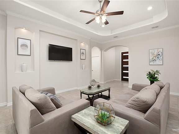 4th image of 1904 E Silverton Cir