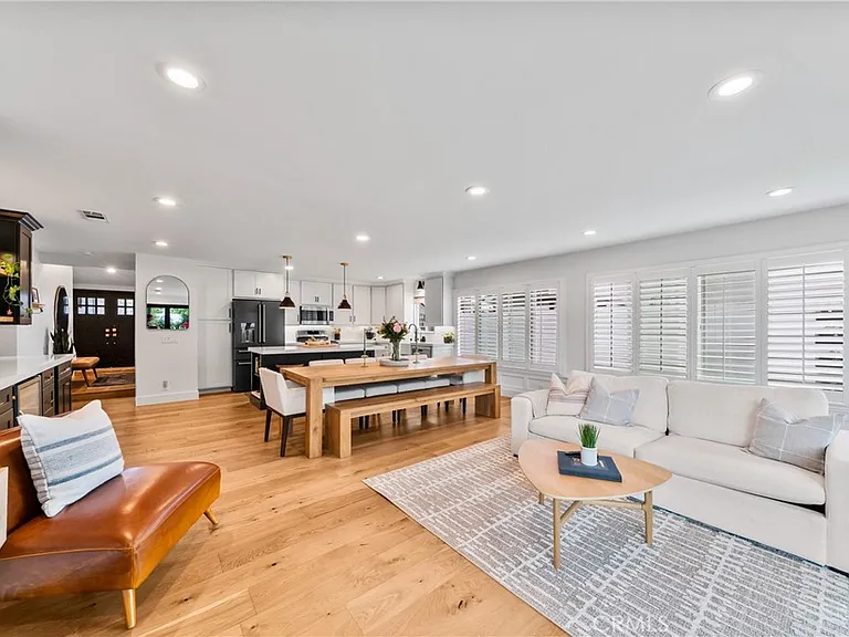 8541 Kelso Dr — Photo 37