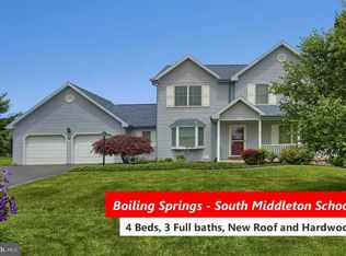 8 Southern Cross Dr, Boiling Springs, PA 17007