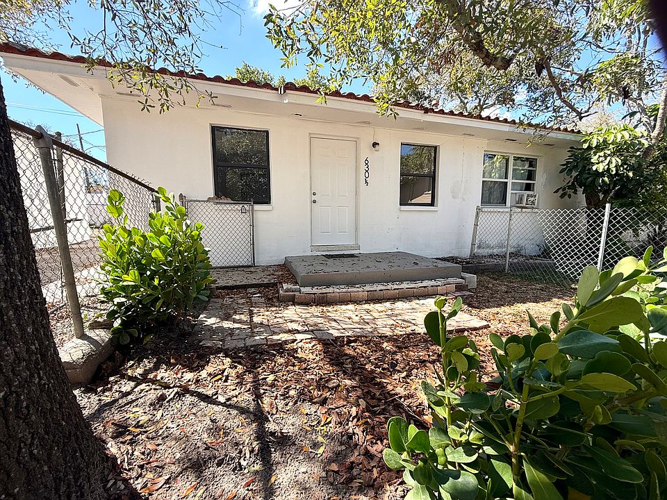 1st image of 630 10th Ave S #1/2