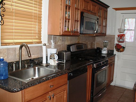 4th image of 29 Bayley Ave