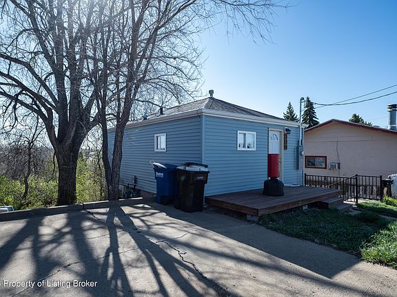 5th image of 328 6th Ave E