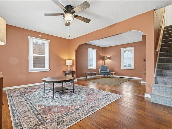 5th image of 26 Berry Ave