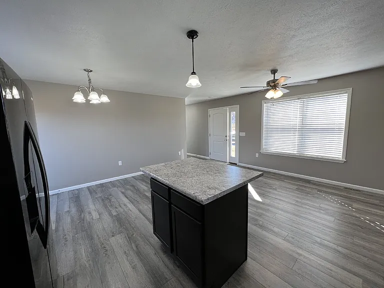 315 Sunrise Cv — Photo 4