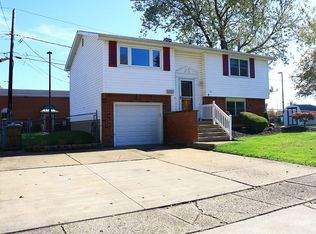 17 Pheasant Ln, Buffalo, NY 14227