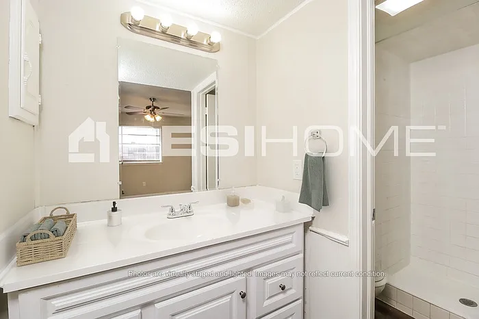 10900 N Florida Ave — Photo 11