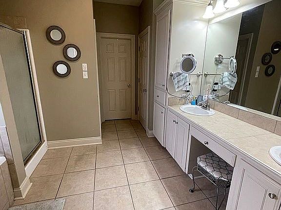 4th image of 112 Elizabeth Dr