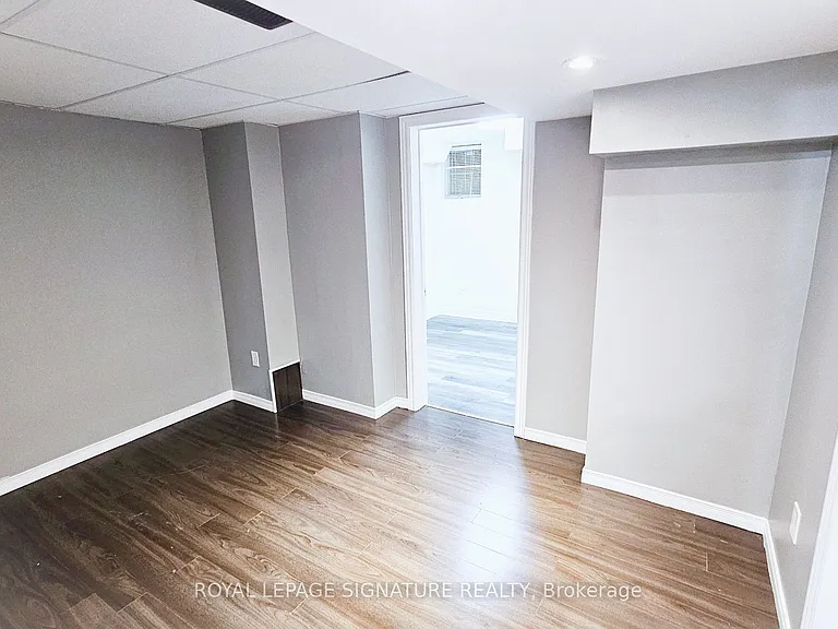 10 Keith Cres — Photo 25