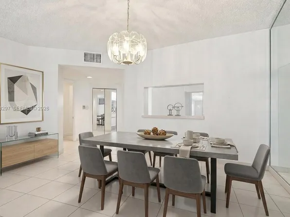 901 SW 138th Ave APT 108C, Pembroke Pines, FL 33027