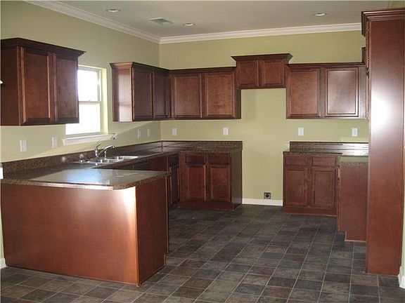 3rd image of 386 Stratford Park Blvd #9