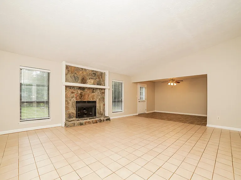 35 Windsong Ct — Photo 4