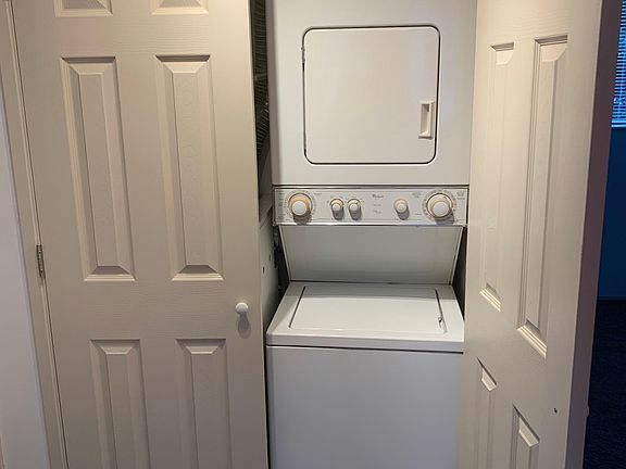 Washer/dryer closet