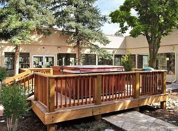 Hot tub