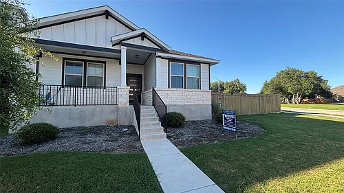 1021 Kerrwood Way Photo 1
