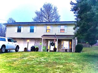 126 Summitt Dr, La Follette, TN 37766