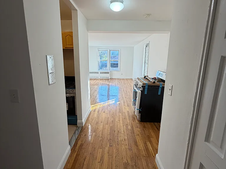 2112 Starling Ave #1F — Photo 4
