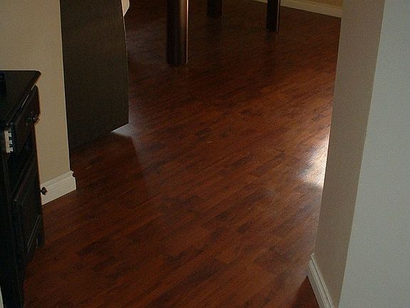 Laminate Flooring, 3 1/2" base & crown molding
