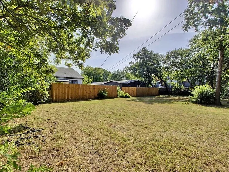 611 Nelray Blvd #A — Photo 47
