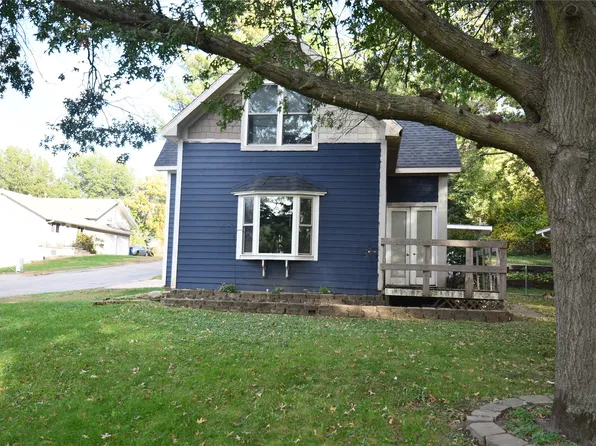 1220 Marion Ave, Pella, IA 50219