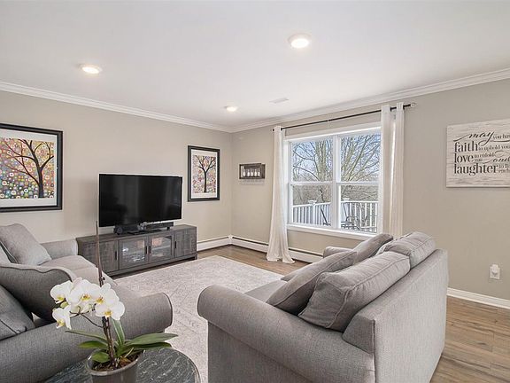 4th image of 10620 Loughrea Ln