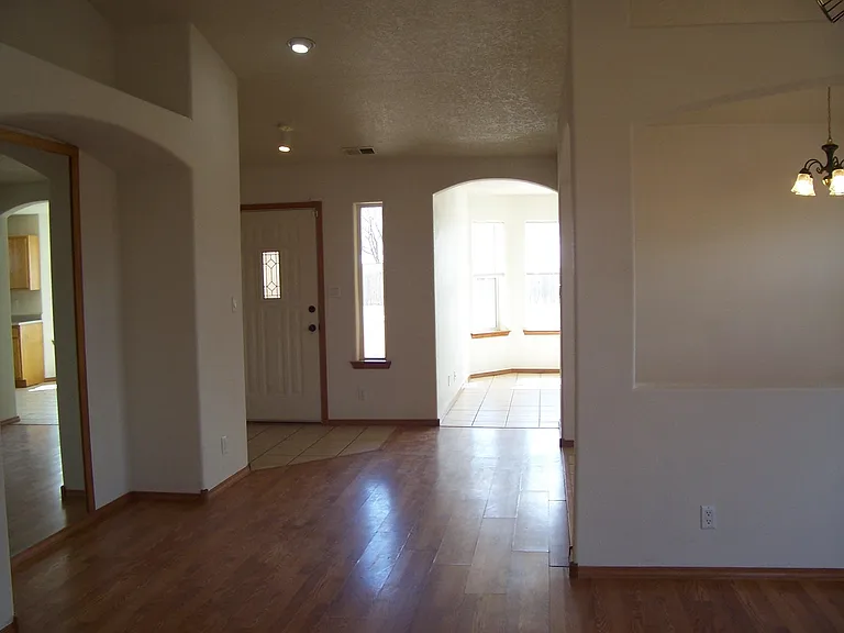 109 Link Ave W — Photo 4
