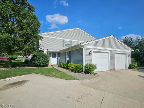9855 Independence Dr, North Royalton, OH 44133