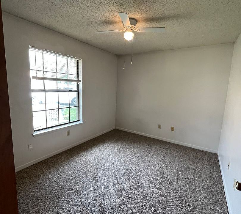 1st image of 132 Classic Ct