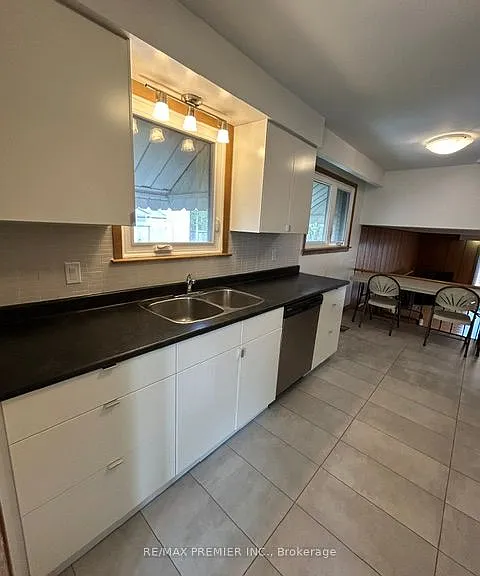 19 Sandbourne Cres — Photo 11