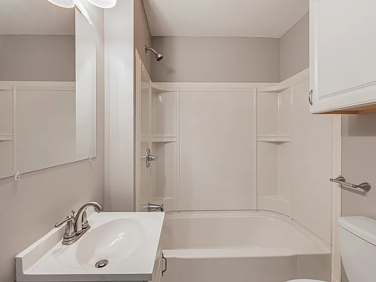 43 Vick Park #1A — Photo 6